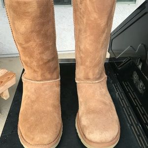 Beige mid calf uggs